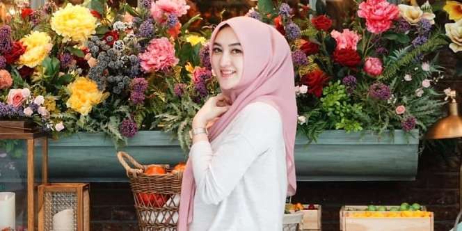 7 Potret Indriani Hadi Mantan Istri Sahrul Gunawan yang Jarang Tersorot, Kini Jadi Saingan!