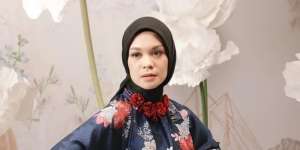 3 Selebriti yang Punya Gaya Nyentrik dalam Berbusana