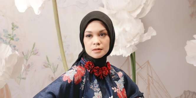 3 Selebriti yang Punya Gaya Nyentrik dalam Berbusana