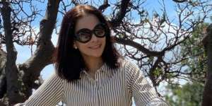 Cantik dan Awet Muda! 5 Potret Diana Leovita Istri Ruhut Sitompul