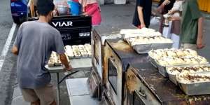 Nekat Mulai Berdagang di Awal Pandemi, Penjual Roti Panas Kini Punya 5 Cabang