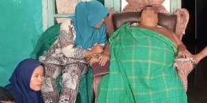 Bocah 11 Tahun di Bekasi Bobotnya 115 Kg, Makan Mie Instan 5 Kali Sehari