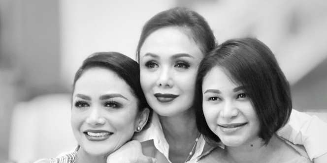 Jarang Tersorot, Potret Cantik Kartika Sary Adik Yuni Shara dan Krisdayanti, Profesinya Menterang!