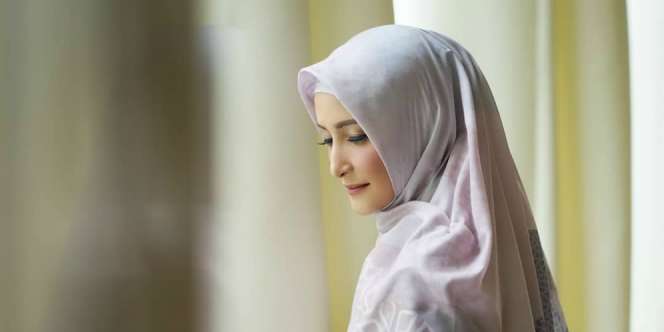 4 Potret Terbaru Inneke Koesherawati, Foto Diri Dihapus dan Tak Pernah Perlihatkan Wajah