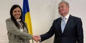 Kesal Minta Senjata Malah Dikasih Helm, PM Ukraina Ledek Bantuan Israel