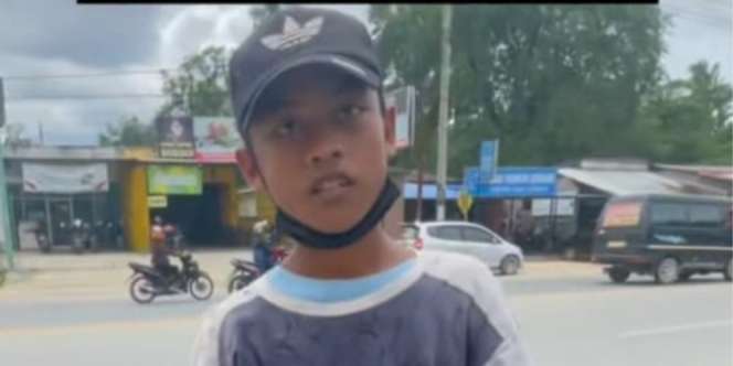 Viral Anak Penjual Tikar Keliling Kelelahan, Dagangan Belum Laku