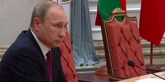 Kenangan Lama Vladimir Putin Disorot, Patahkan Pensil Saat Pembicaraan Damai Ukraina Pada 2015