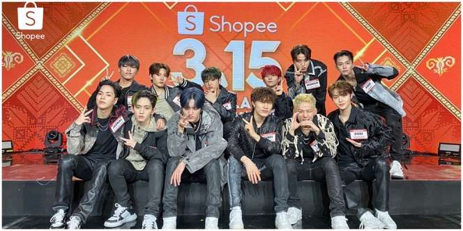 TREASURE Sukses Bikin Fans Meleleh di Panggung Shopee Hari Belanja Konsumen TV Show, Ada Banyak Kejutannya Lho!