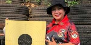Titiek Soeharto Unjuk Kebolehan Menembak, Dapat Julukan ‘Lara Croft’ Dari Cendana!