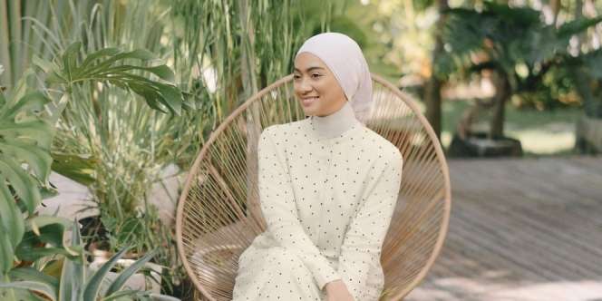 Gaya Sederhana Gak Selalu Boring, Begini Tampil Stand Out ala Ayudia Chaerani dan Tsana