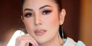 7 Fashion Item Unik Nindy Ayunda, Anting Alat Swab Hingga Tas Indomie