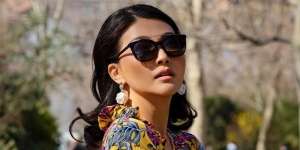 Gaya Sarwendah Sulap Daster Lebih Fashionable Kala Liburan di Paris