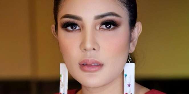 Tutorial Bikin Anting dari Antigen Kit, Kembaran dengan Katty Perry dan Nindy 