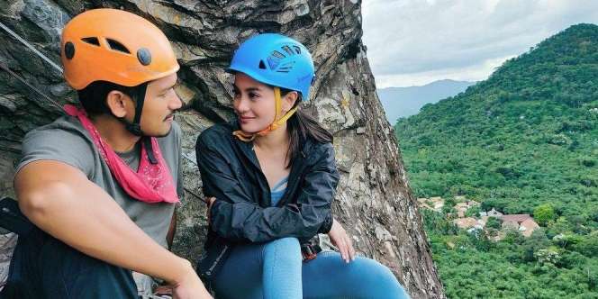 5 Gaya Artis Cantik Jajal Olahraga Ekstrem, Awas Salfok!
