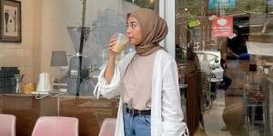 Inspirasi Outfit Hijab untuk Hangout di Akhir Pekan