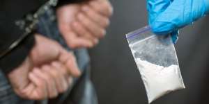 Gitaris Inisal 'R' dari Band 'G' Ditangkap Polisi, Barang Bukti Ganja 8 Gram Diamankan