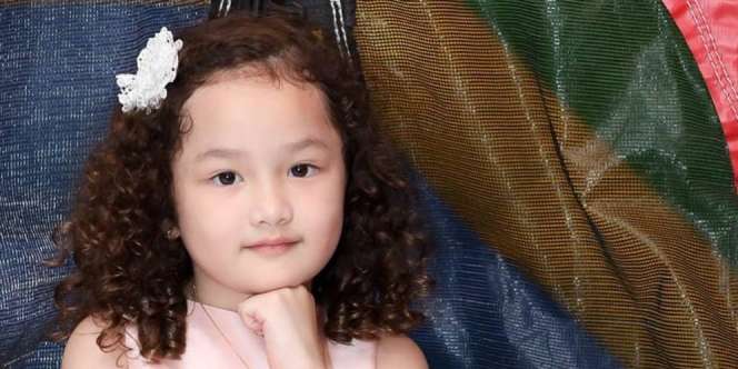 Gemes! Putri Ussy dan Andhika Dandan Buat Ketemu Rafathar Malik Ahmad