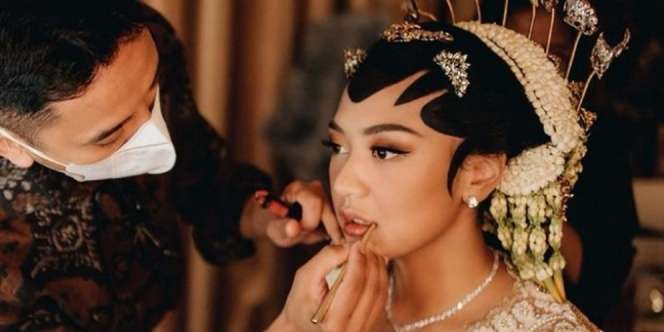 Sederhana Tapi Cantik, Intip Riasan Bubah Alfian untuk Acara Pernikahan Putri Tanjung