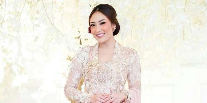 Cincin Macan Bermata Hijau Ayu Dewi Harganya Bikin 'Ngeri'