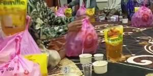 Besek `Kekinian`, Tamu Pengajian Dapat Bonus Sebungkus Minyak Goreng
