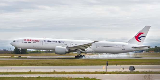 Pengakuan Saksi Mata Detik-Detik Jatuhnya Pesawat Boeing 737-800 China Eastern, Menukik Tajam dari Ketinggian 8.869 Meter dalam 3 Menit
