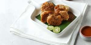 Menjajal Sedapnya Batagor Asli Seller Lokal Bandung, Cita Rasanya Khas Banget