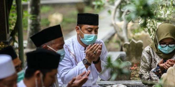 Doa Ziarah Kubur Menjelang Ramadhan dan Hukumnya Berziarah Buat Perempuan