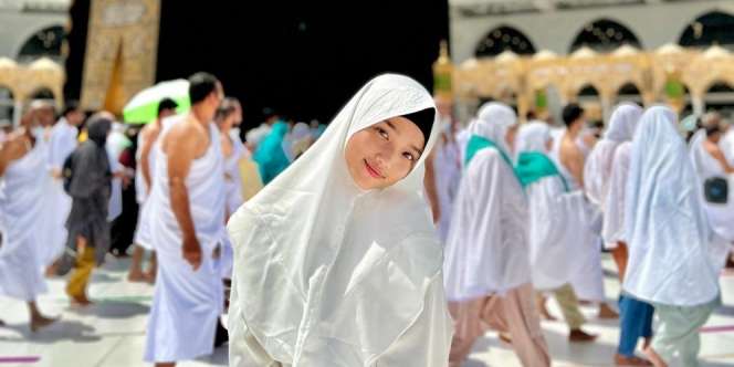 Wujudkan Keinginan Vanessa Angel, Fuji Ajak Pengasuh Gala Sky Pergi Umroh