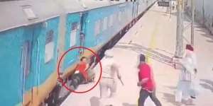 Video Menegangkan Detik-Detik Penyelamatan Penumpang yang Terseret Kereta