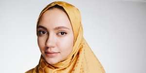 Pilihan Bahan Alami untuk Lembapkan Bibir
