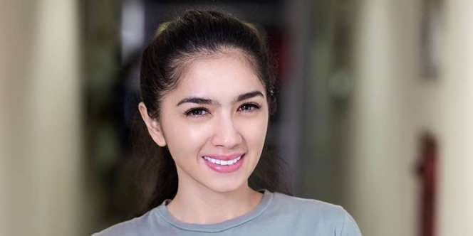 5 Potret Terbaru Angel Karamoy, Bagian Tubuhnya Bikin Salfok