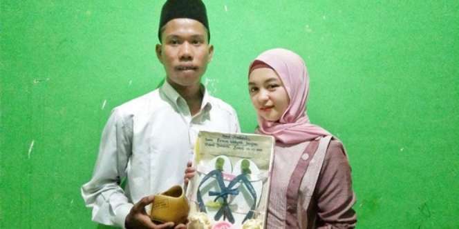 Masih Ingat Pasangan Viral dengan Mahar Sendal Jepit dan Air Putih di Lombok, Sekarang Kabarnya Mengejutkan