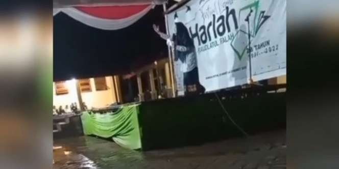 Berpuisi Penuh Penghayatan, yang Terjadi Malah Tak Terduga
