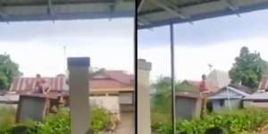 Viral Pria Nangkring di Atas Jamban Hanyut Terbawa Arus Sungai, Netizen: Kelar BAB Tahu-Tahu Udah Pindah Negara