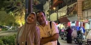 Jarang Tersorot, Potret  Julianda Barus Suami Elma Theana