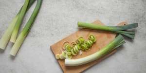 Tips Menyimpan Daun Bawang agar Tidak Mudah Layu