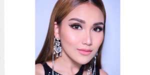 6 Potret Ayu Ting Ting Hadiri Acara Tunangan Sepupu, Parasnya Curi Perhatian!