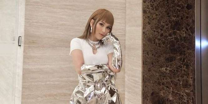 Selain Menyanyi, Sederet Pedangdut Cantik Ini Punya Profesi Berbeda, Satu Diantaranya Jadi Kepala Desa