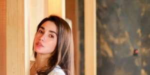 Cantik Banget! Penampilan Ussy Sulistiawaty Berhijab Panen Pujian