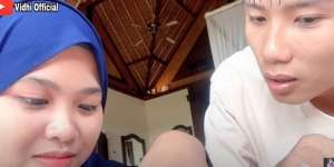 Viral Pasangan Kekasih Beda Negara, Ngobrolnya Pakai Google Translate