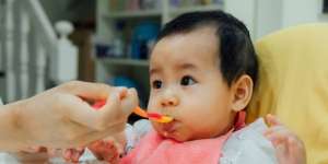Porsi MPASI untuk Bayi 6 Bulan, Berikan dengan Tepat
