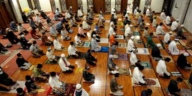 Niat Sholat Tarawih dan Witir di Bulan Ramadhan Serta 7 Keutamaannya Sebagai Penyempurna Ibadah Wajib