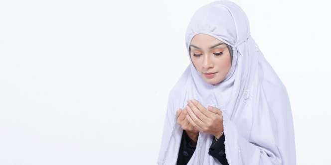 Inilah Ciri-ciri Wanita yang Sholatnya Tak Diterima Allah SWT