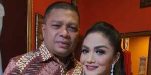 Raul Lemos Ternyata Suka Soal Penampilan Sang Istri di Panggung