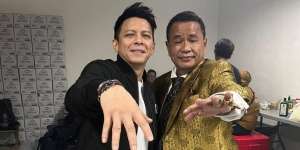 Buru-Buru Dikoreksi, Hotman Paris Ajak Follower 'Booking' Ariel NOAH