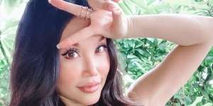 Bikin Geregetan! Chef Cantik Ajari Etika Makan Nasi Padang Pakai Garpu & Pisau: `Dimakan Sahur Selesai Magrib`