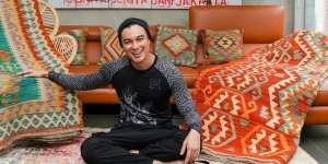 Baim Wong Ajak Keluarga Ziarah ke Makam Mama, Kenzo Perdana Lihat Kampung Bapaknya 