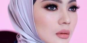 8 Potret Terbaru Indah Dewi Pertiwi, Pilih Hijrah Usai Kunjungi Palestina!
