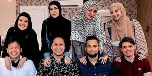 Rumah Mewah Para Selebriti yang Putuskan Hijrah, Bak Istana!