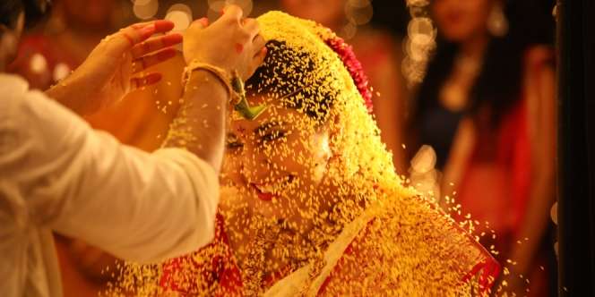 Viral Buku Pelajaran Sebut 'Mahar Bisa Bantu Gadis Jelek Menikah', Bikin Geram!